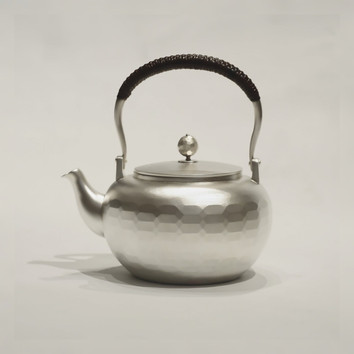 純銀製菱亀甲紋湯沸 宗達作(オーダーメイドになります)