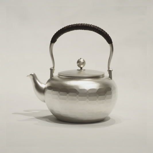 純銀製菱亀甲紋湯沸 宗達作(オーダーメイドになります)